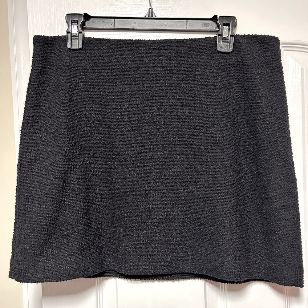 Theory lined, boucle wool mini skirt!